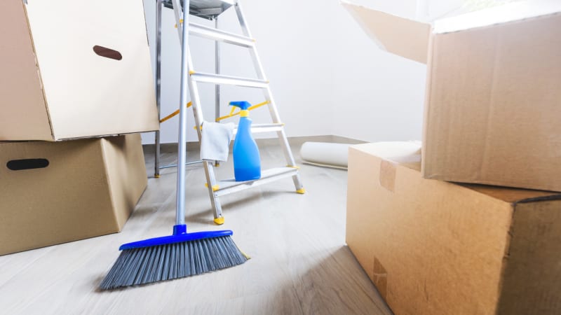 hire a professional cleaner for your move-out cleaning